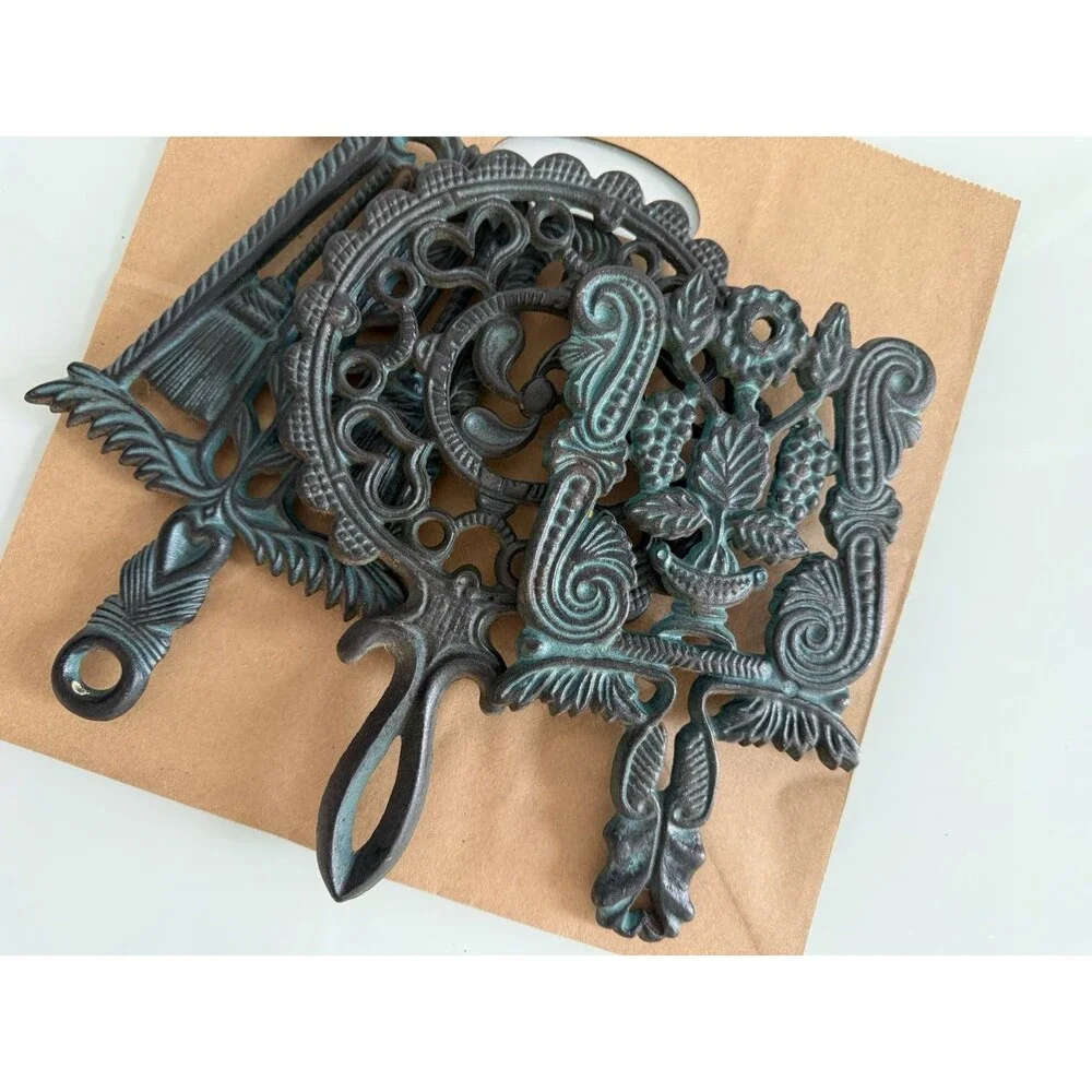 ✿ Vintage Cast Iron Trivet Grape Vine Ornate Wall Decor Rustic Kitchen Art Brend
